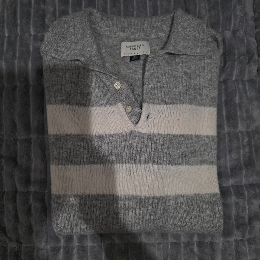 American Eagle Sweater